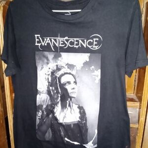 Black Graphic Tee - Women's Short Sleeve